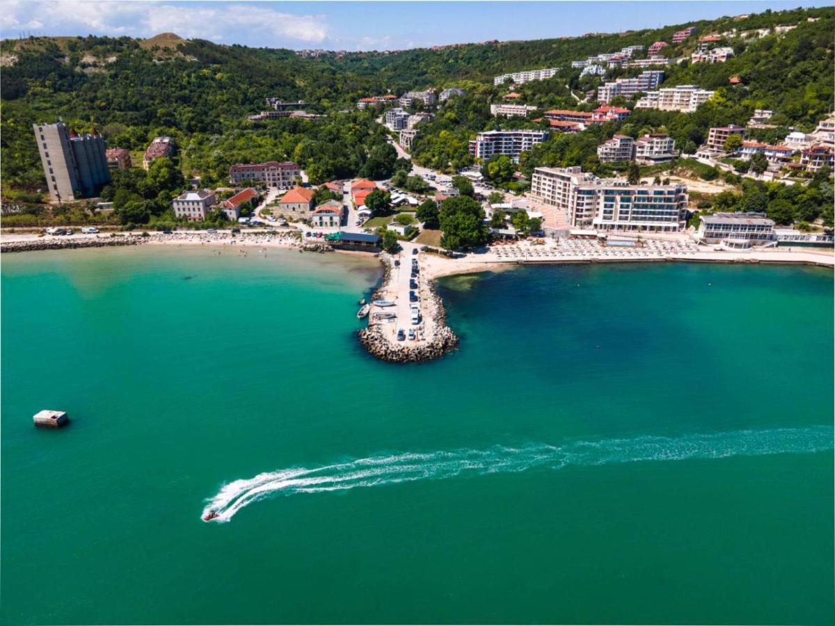 Royal Grand Hotel And Spa Kavarna Exteriör bild