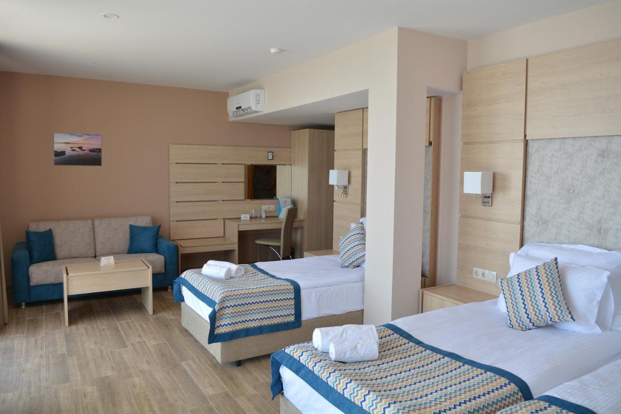 Royal Grand Hotel And Spa Kavarna Exteriör bild